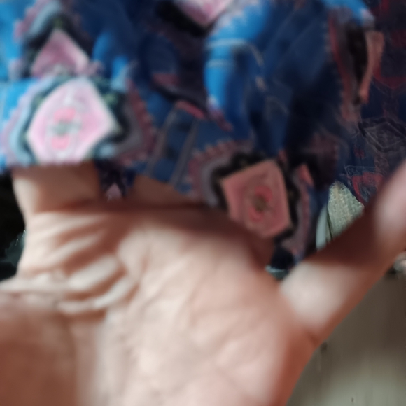 Old Navy Sheer Elegant Blue and Pink Women's Blouse - Picture 4 of 7